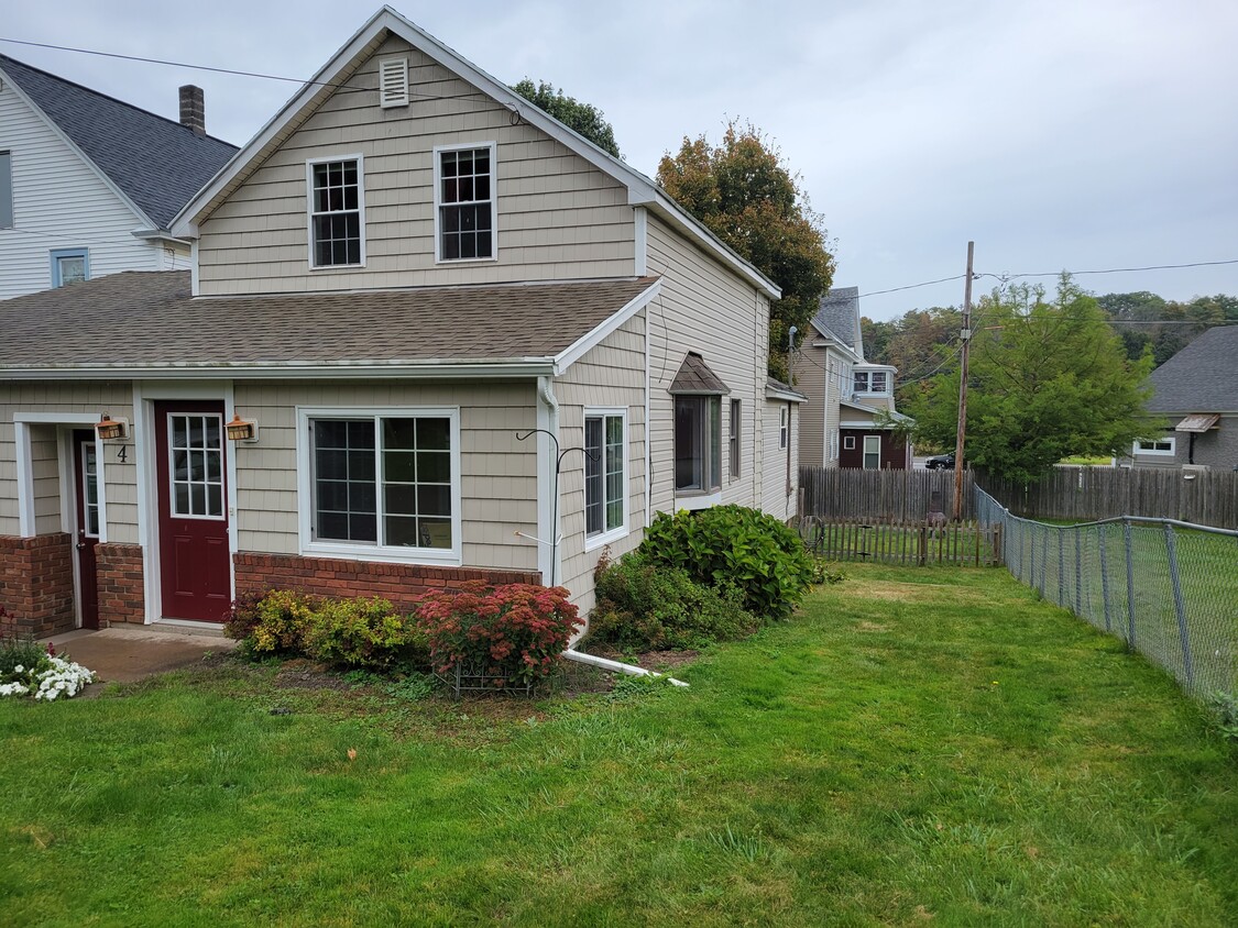 Primary Photo - 4 Schuyler St