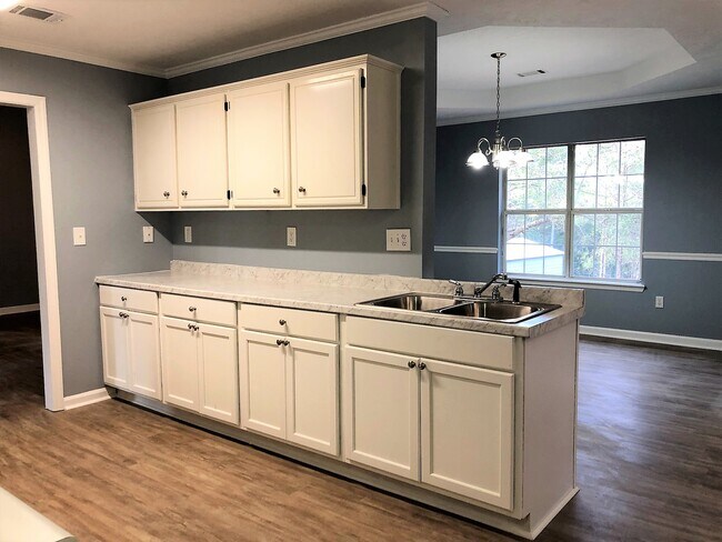 Foto del edificio - 4311 Creekview Dr