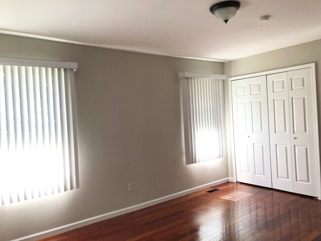 Foto del edificio - 31671 Belmont St