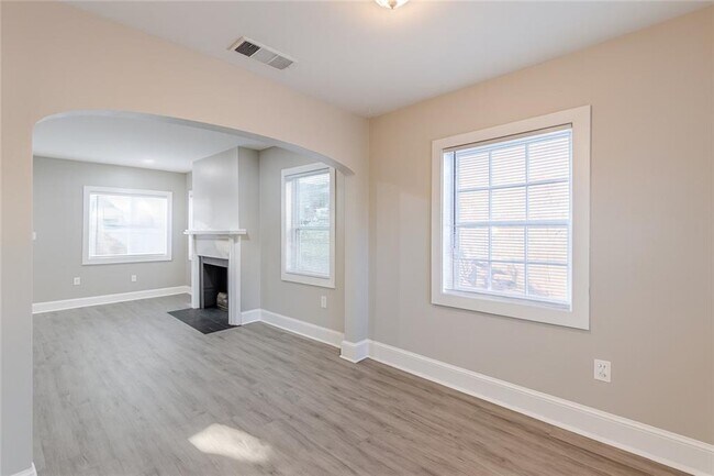 Foto del edificio - 1376 Westmont Rd SW