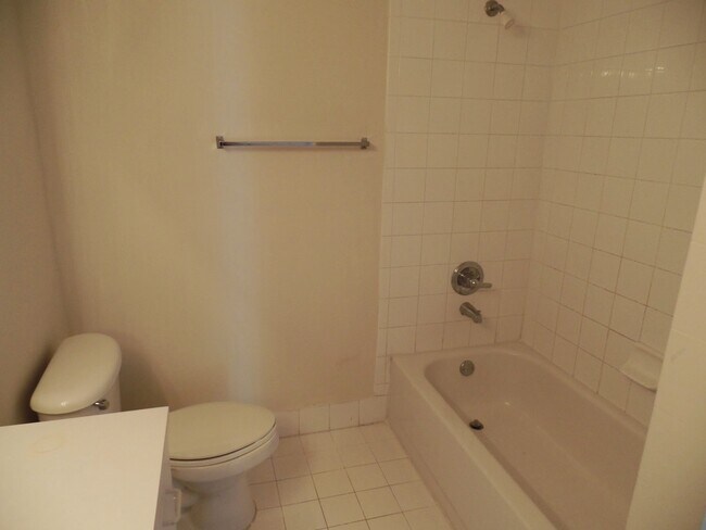 Building Photo - 3844 Lyons Rd