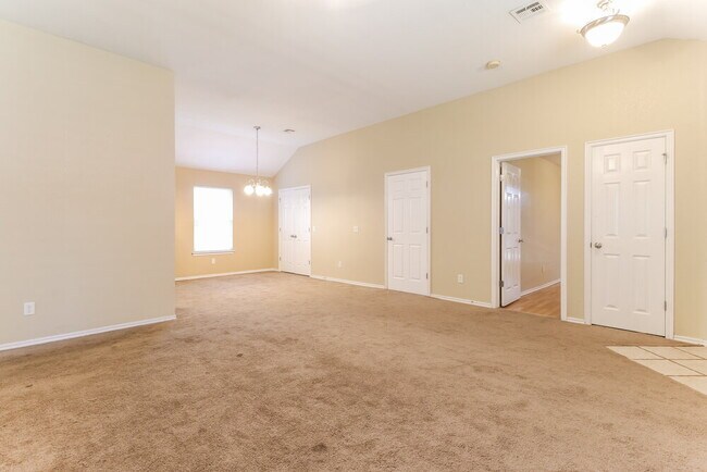 Foto del edificio - 512 SW 38th Terrace