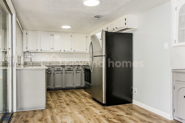 Foto del edificio - MOVE-IN READY! Great 3 Bed, 2 Bath Home in...