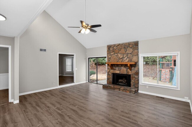 Foto del edificio - 3445 Johnson Ferry Rd NE
