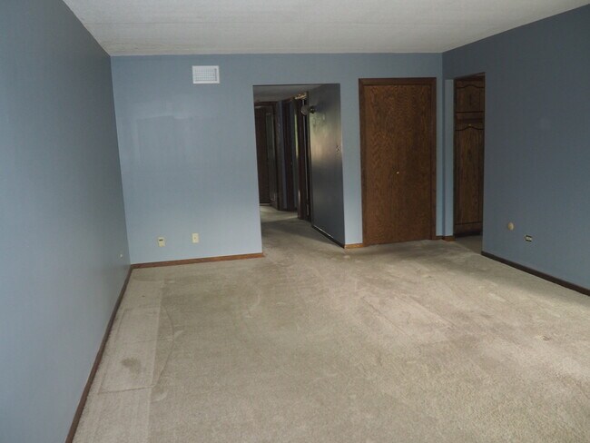 Building Photo - 14531 S Ravinia Ave