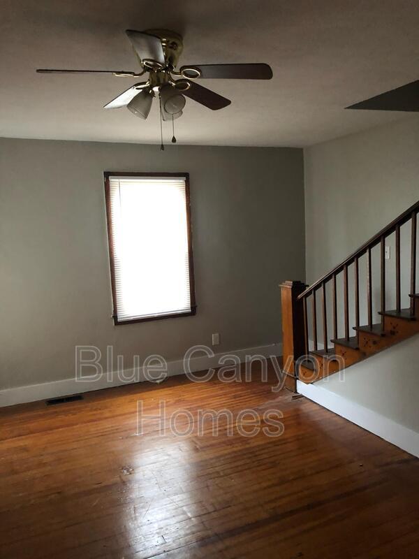 Foto del edificio - 4516 Hillside Dr