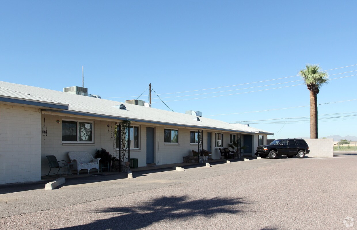 Foto del edificio - 11411-11425 N 83rd Ave