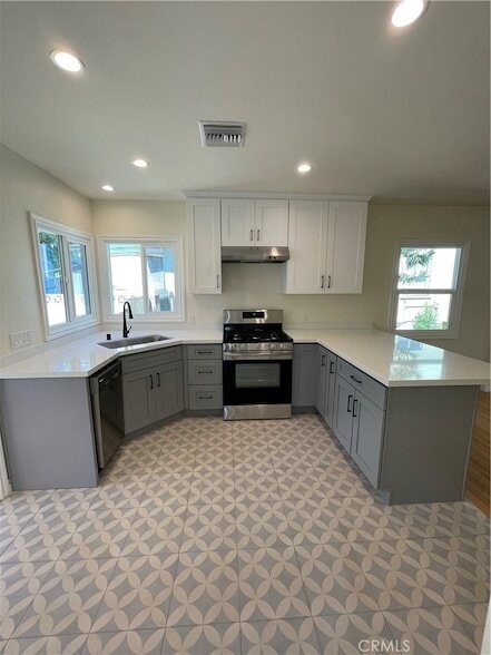 Building Photo - 1127 N Verdugo Rd