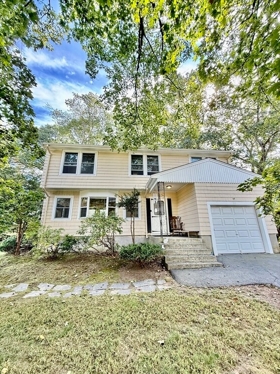Foto principal - 23 Brooks Rd