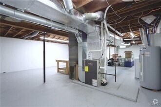 Building Photo - 154 W Remington St