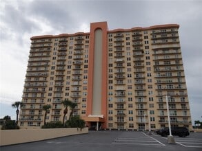 Building Photo - 4900 Brittany Dr S