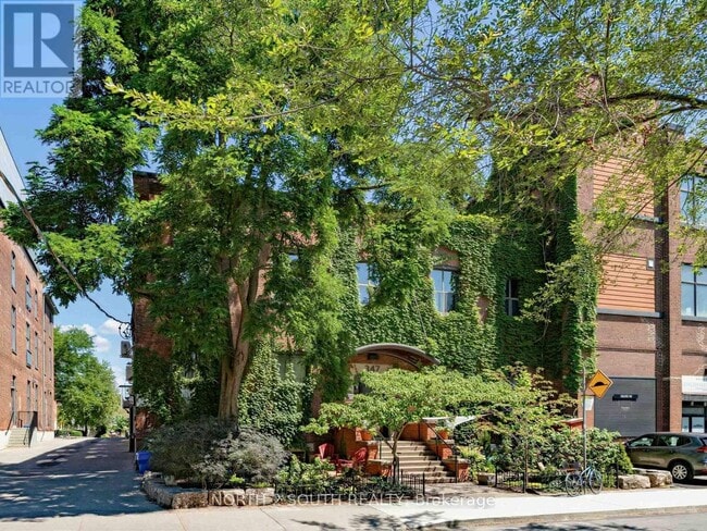 Building Photo - 347 Sorauren Ave