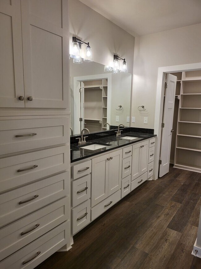 Building Photo - TAKE A LOOK AT YOUR NEW HOME COMING AVAILABLE