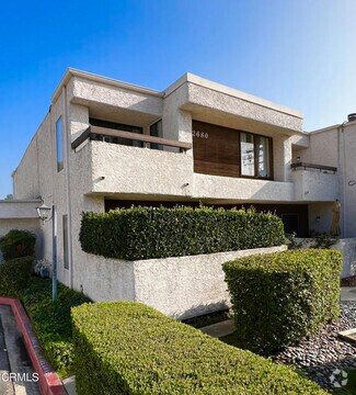 Building Photo - 2680 Lake Ave