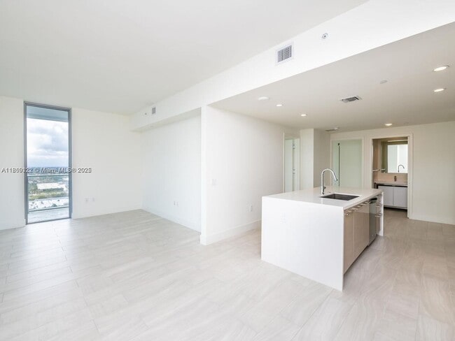 Building Photo - 2000 Metropica Wy