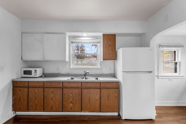 Building Photo - Charming Garland Area Home!