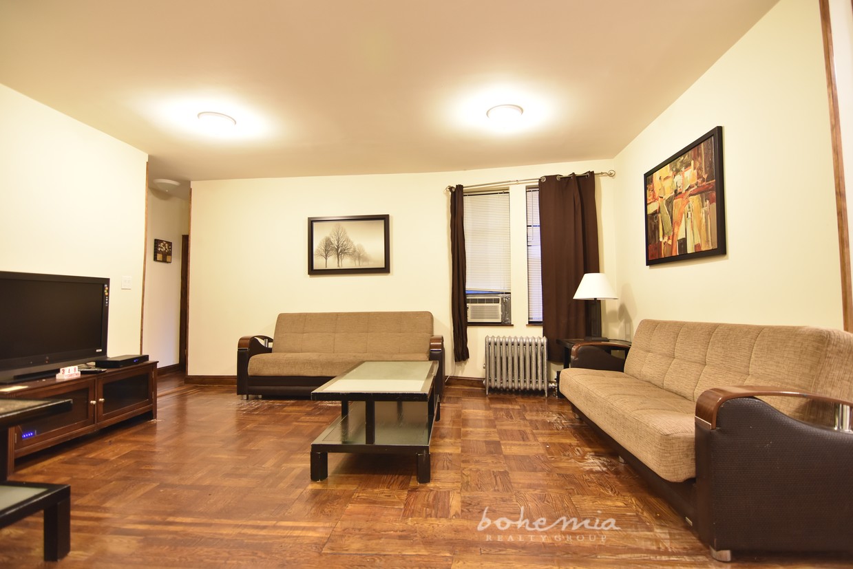 Primary Photo - 712 W 175th St