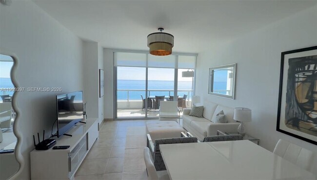 Foto del edificio - 6799 Collins Ave