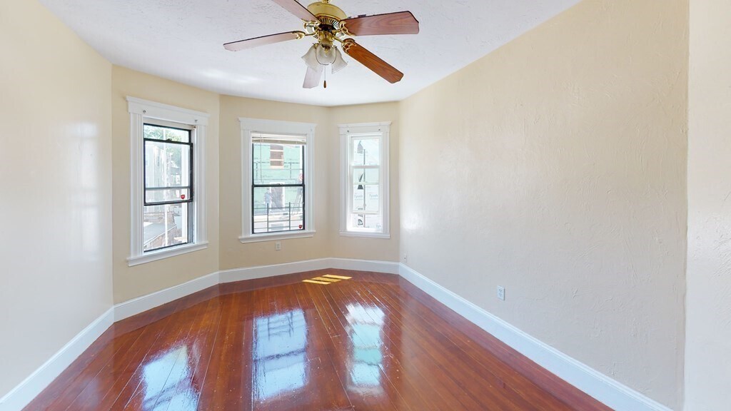 Building Photo - 10 Tovar St