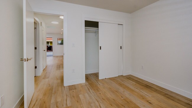 Building Photo - 697 Iris Ave