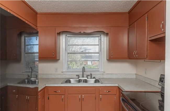 Foto del edificio - 2201 E Florida St