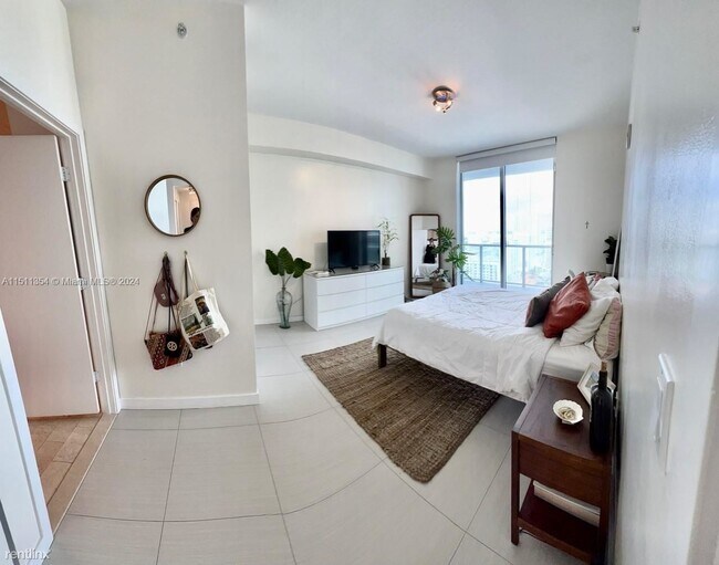 Foto del edificio - 2 br, 2 bath Condo - 79 SW 12th St Apt 3610