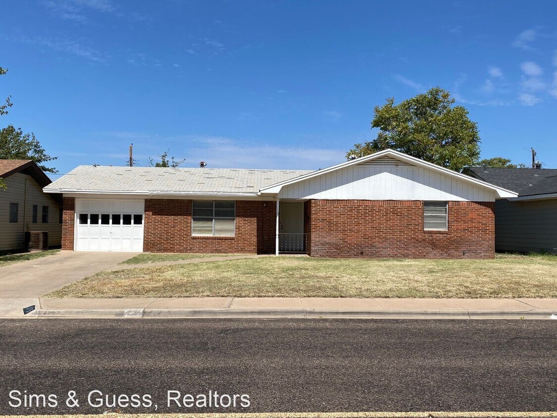 3 br, 2 bath House 1805 E. 49th House Rental in Odessa, TX