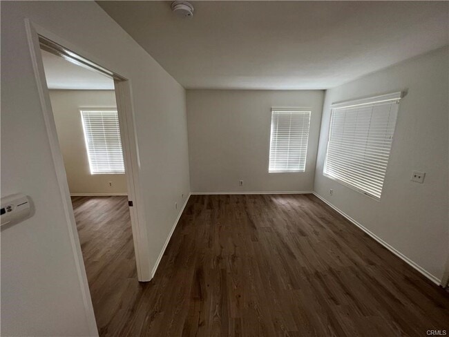 Building Photo - 23341 La Crescenta