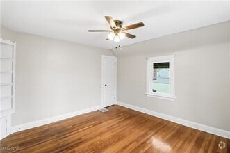 Building Photo - 1488 S Taylor Rd