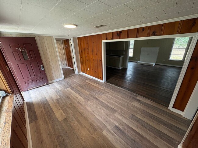 Foto del edificio - 3 Bedroom House Available for Rent