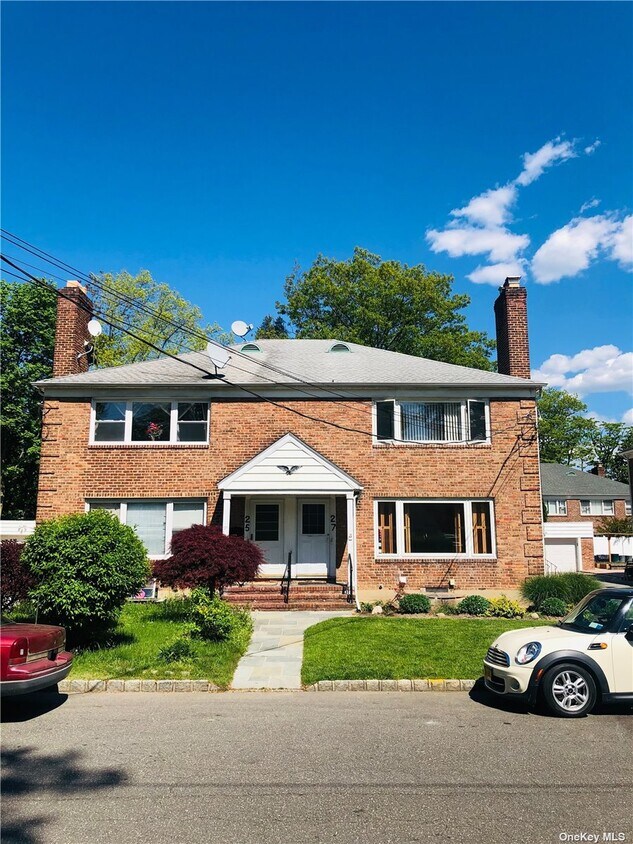 Primary Photo - 27 Spruce St