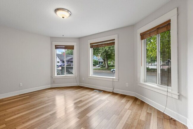 Building Photo - 3910 N Haight Ave