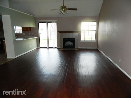 Building Photo - 2307 Armadillo Dr