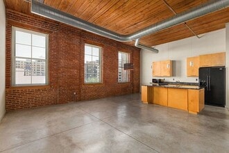 Building Photo - 721 N 17th St