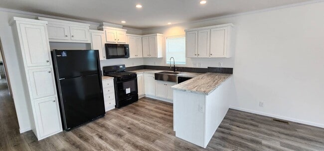 Building Photo - 10326 Old Leo Rd