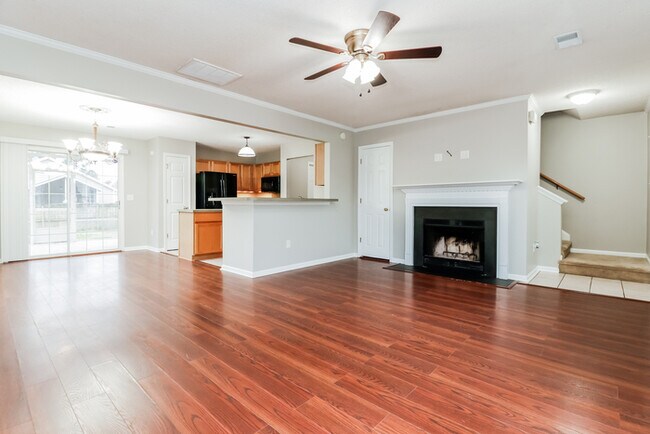 Building Photo - Lovely two story 3 bedroom home