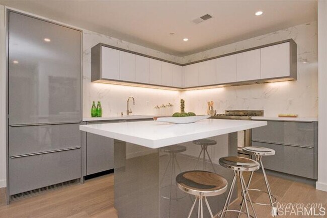 Foto del edificio - 2421 16th St