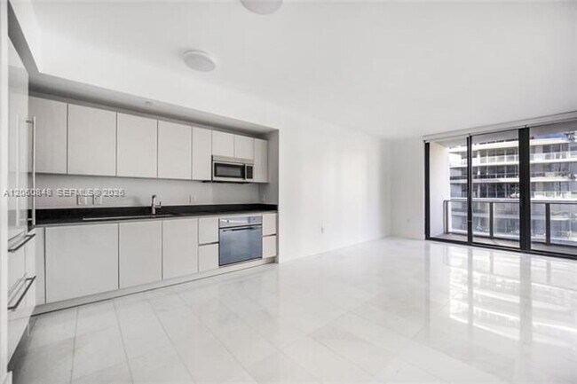 Photo - 1010 Brickell Ave cu-2708 Apartment