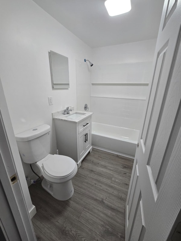 Building Photo - 157 Swan St