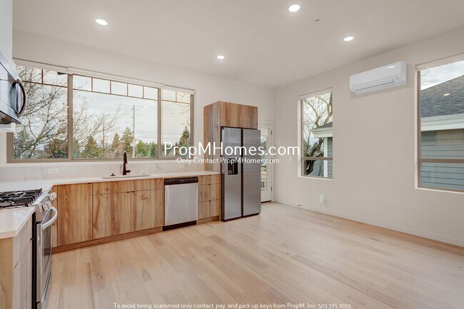 Foto del edificio - Two Bedroom Modern Oasis with Stunning Views & Designer Finishes