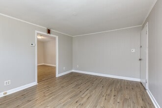 Building Photo - 39 Mead St