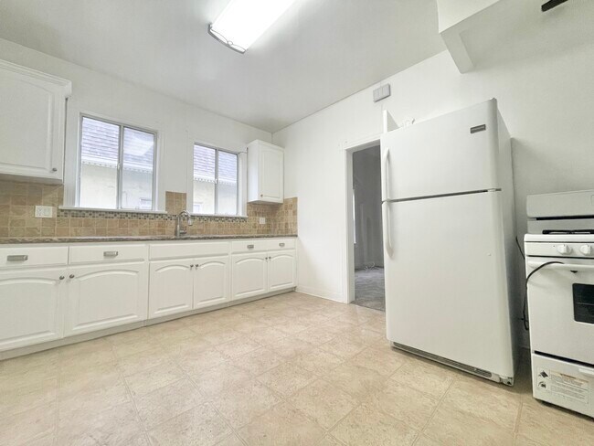 Building Photo - 6407 Orange St