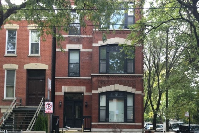 Classic Vintage Bldg on Corner - 825 W Webster Ave