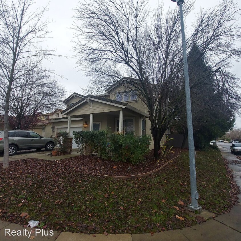 Primary Photo - 4 br, 3 bath House - 5038 Bissett Way