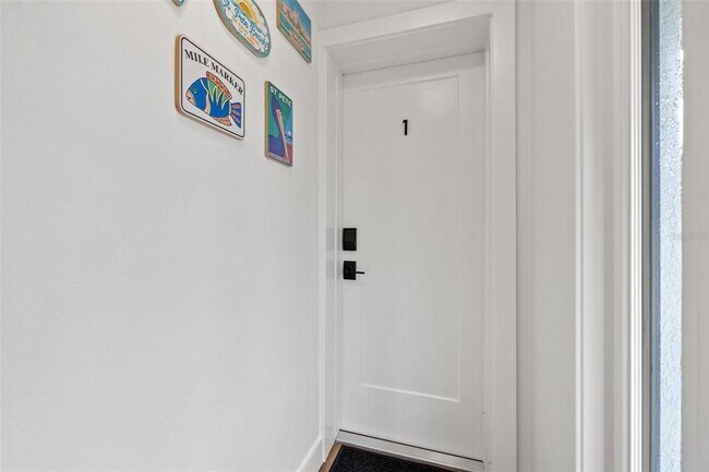 Foto del edificio - 650 70th Ave