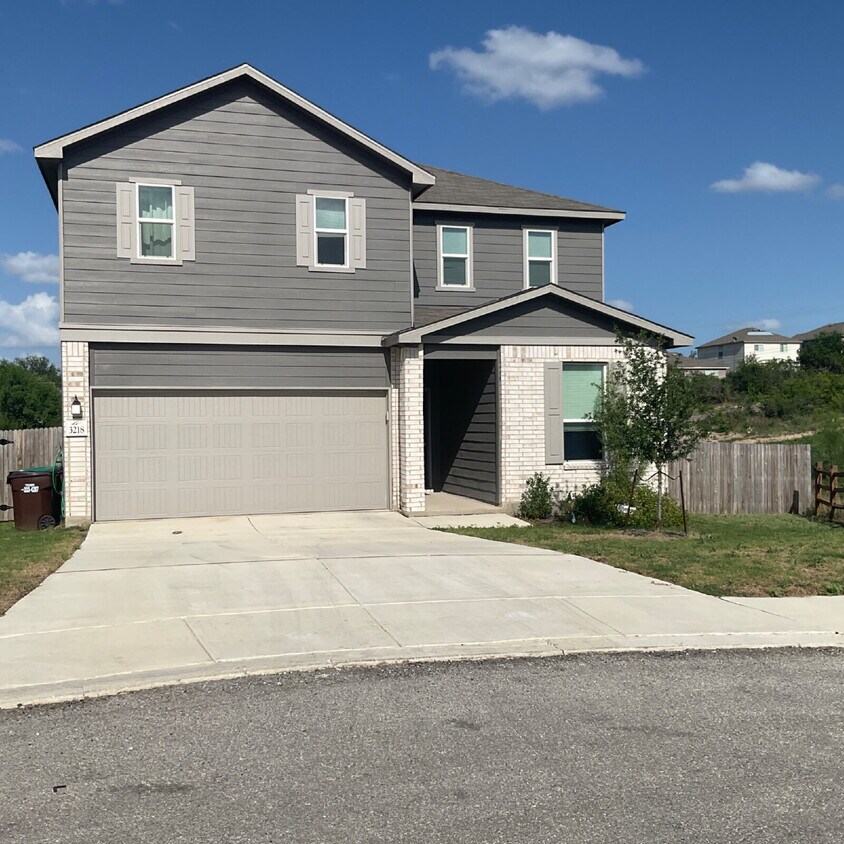 Foto principal - New beautiful 3/2.5 home with Office
