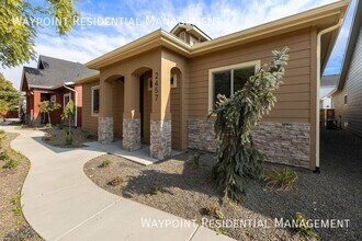 Building Photo - 2457 N Ashgrove Ln