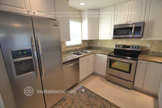 Building Photo - 2080 NE 63rd Ct