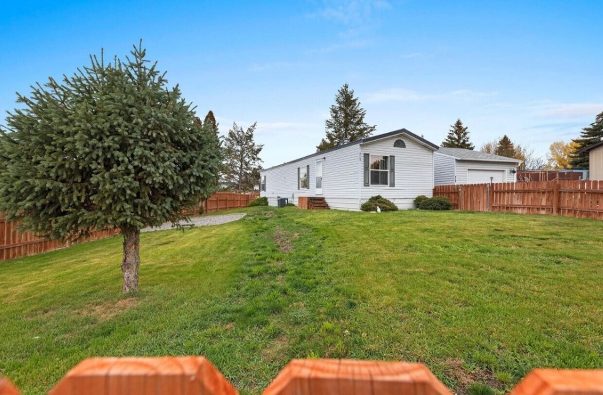 Foto principal - Newly remodeled 2 bed Home in West Missoula