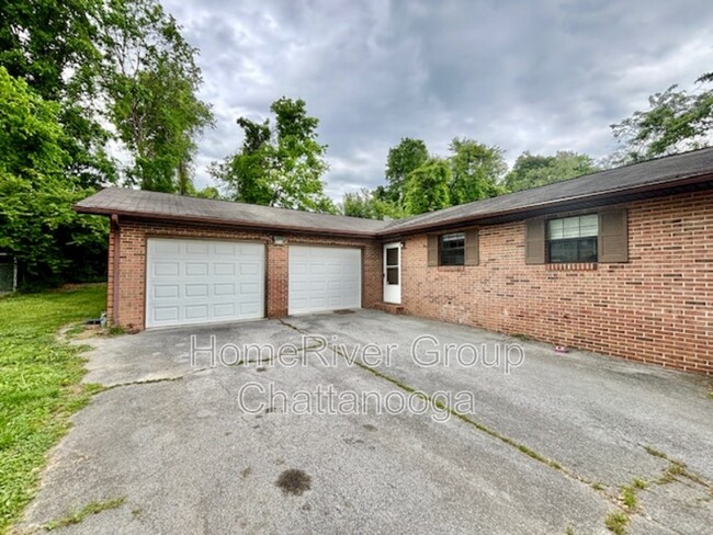 Building Photo - 3403 Maple Creek Ln